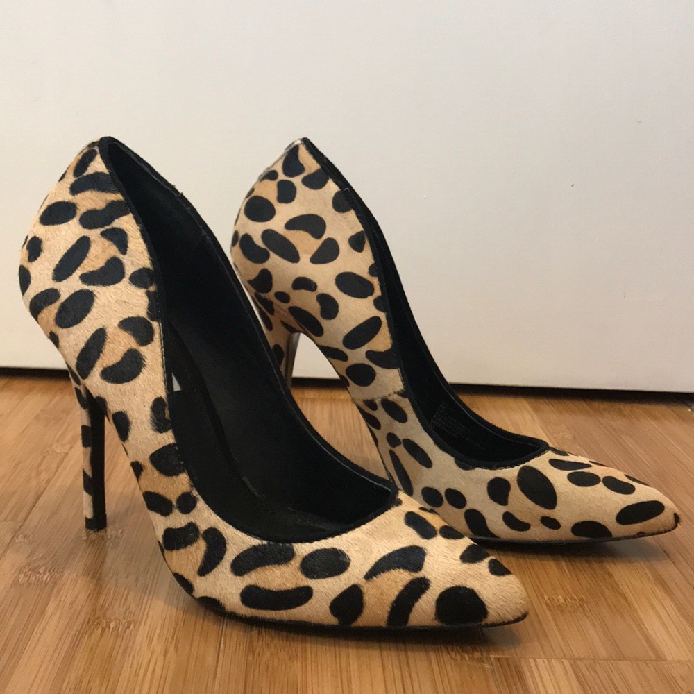 Steve Madden Galleryl Leopard Pumps